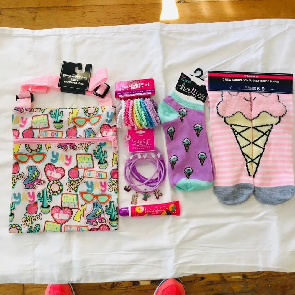 SOCKS 2 ICE CREAM PASTEL CROSSBODY 24 PONY HOLDERS